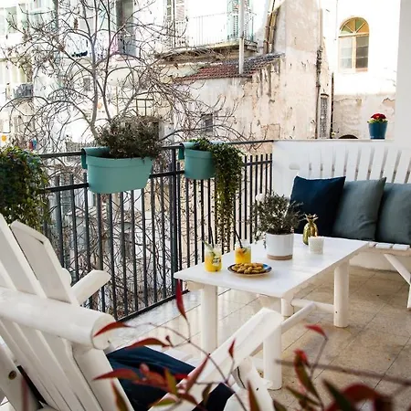 Putignani 181 * Бари